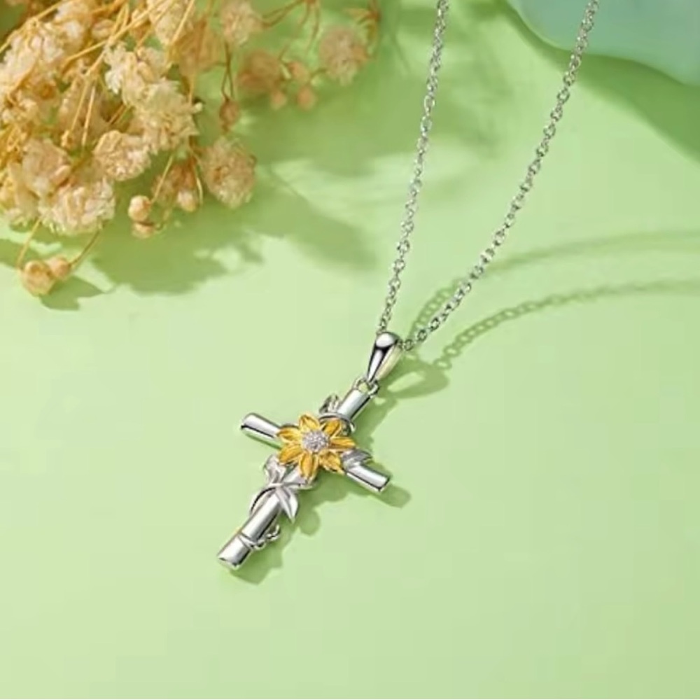 Easter cross necklace 5 for 20 🛍️